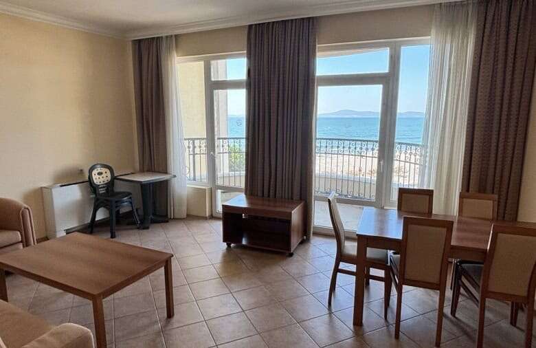 Sea view 1-bedroom apartment with beach access in Sunset Resort, Pomorie, Bulgaria. Spacious 88 sq.m.