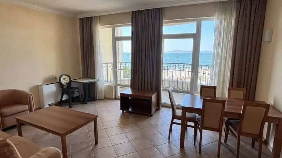 Sea view 1-bedroom apartment with beach access in Sunset Resort, Pomorie, Bulgaria. Spacious 88 sq.m.