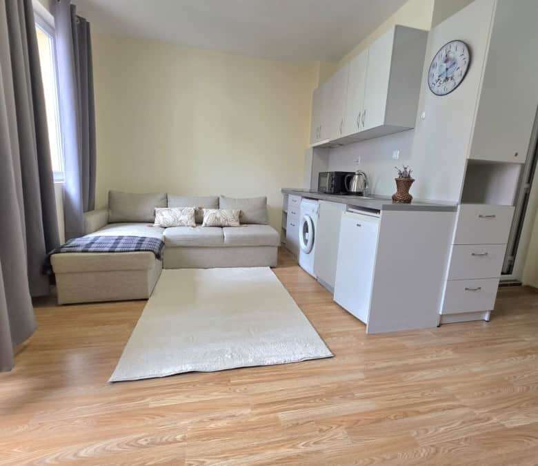 Pool view studio apartment, 33 sq.m., near Aurealia beach, Nessebar, with modern kitchen and cozy li.