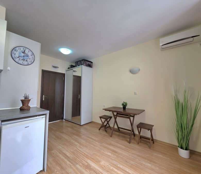 Pool view studio apartment, 33 sq.m., near Aurealia beach, Nessebar, with modern interior and outdoo.