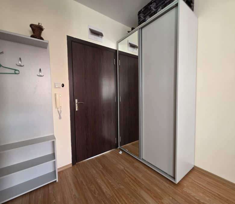 Studio apartment with pool view, 33 sq.m., close to Aurealia beach, Nessebar, just 100 m from the se.