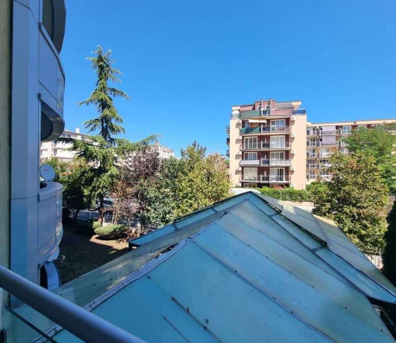 Spacious fully furnished apartment featuring two big terraces, 96 sq.m., in Prima 1, Sunny Beach.