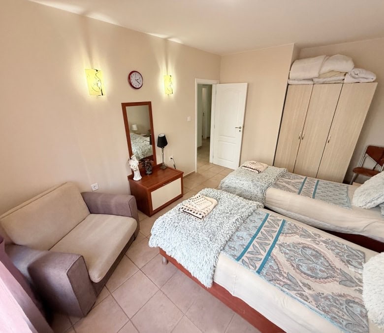 Bright ground floor apartment with direct pool access in Sunny Beach resort. Perfect for relaxing ho.