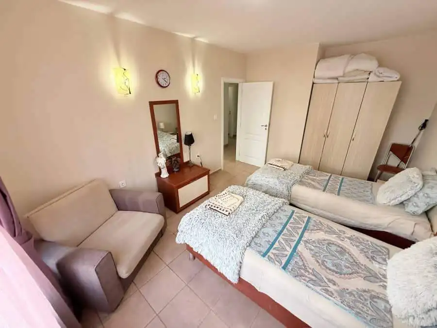 Bright ground floor apartment with direct pool access in Sunny Beach resort. Perfect for relaxing ho.