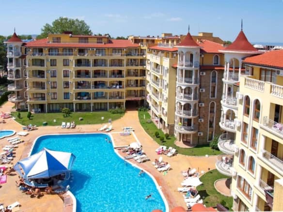 Ground floor 2-bed, 2-bath apartment with pool access in Summer Dreams, Sunny Beach resort.