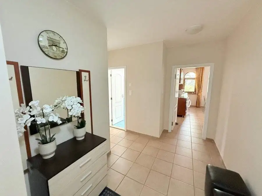 Bright 2-bed, 2-bath ground floor apartment with direct pool access in Summer Dreams, Sunny Beach re.