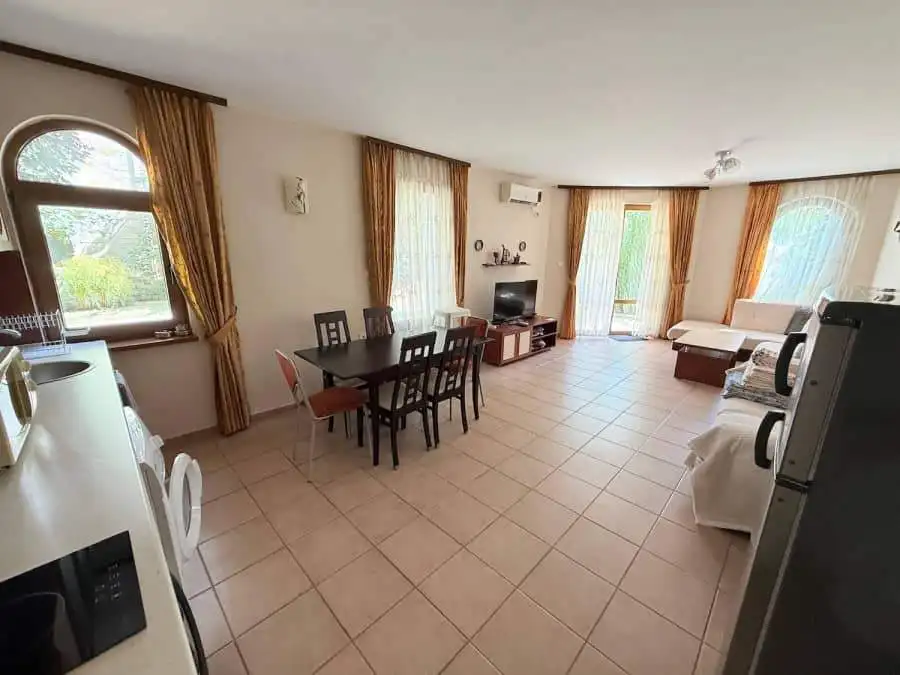 Ground floor apartment with direct pool access, 2 bedrooms, 2 bathrooms, 90 sq.m., in Summer Dreams.