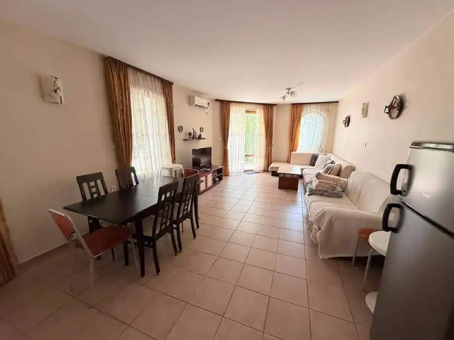 Ground floor apartment with pool access in Sunny Beach resort.