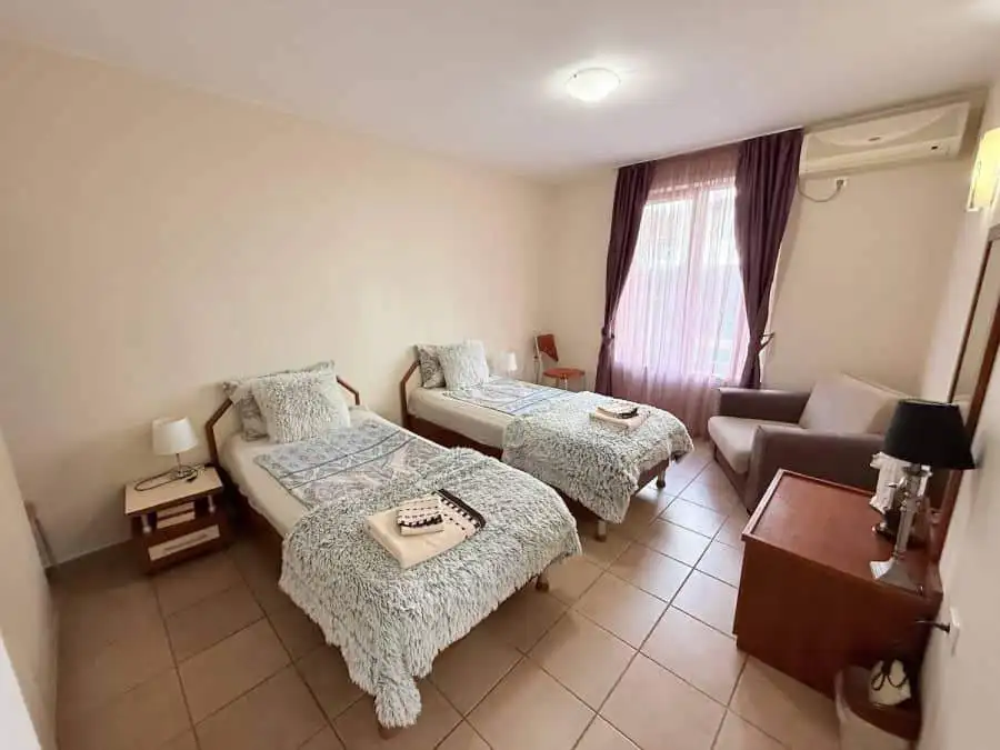 Ground floor apartment with direct pool access, 2 bedrooms, and cozy living space in Summer Dreams r.