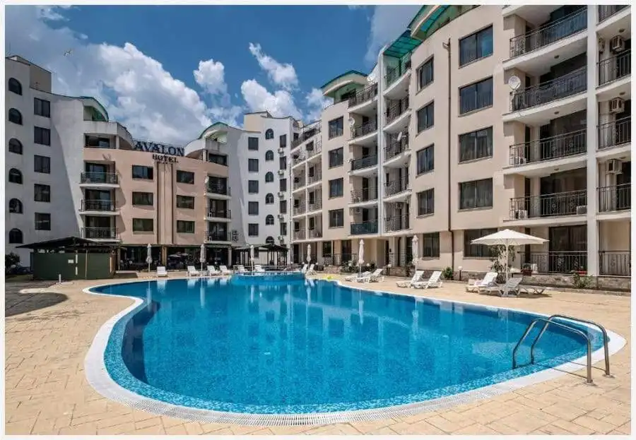 Bright 2-bedroom apartment with large terrace in Avalon Sunny Beach.