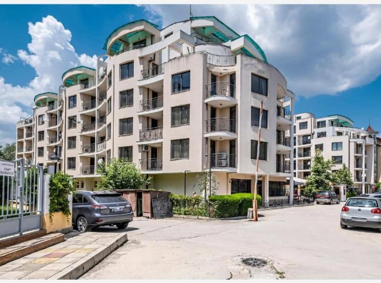 Apartment with large terrace in Avalon, Sunny Beach.