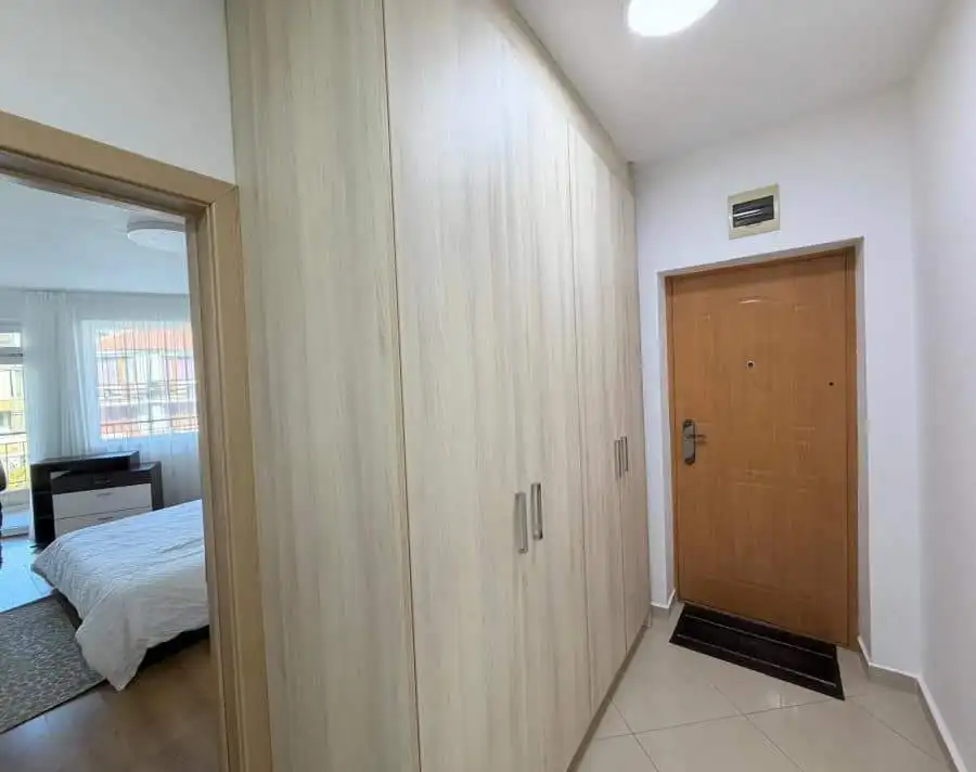 Spacious 1-bedroom apartment in Sveti Vlas with wardrobe and entryway, perfect for comfortable livin.