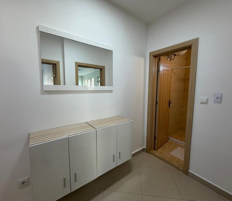 Spacious 1-bedroom apartment in Sveti Vlas with sea view, 73 sq.m., centrally located.