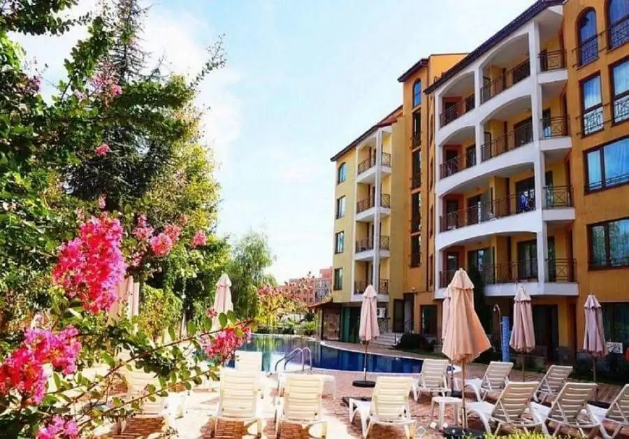 Pool view of an elegant apartment in Golden Dreams, Sunny Beach, featuring a spacious 66 sq.m. layou.