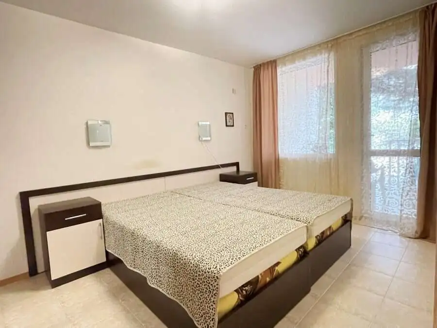 Spacious 1-bedroom apartment with modern furnishings in Vista Residence, Sveti Vlas. Perfect for com.