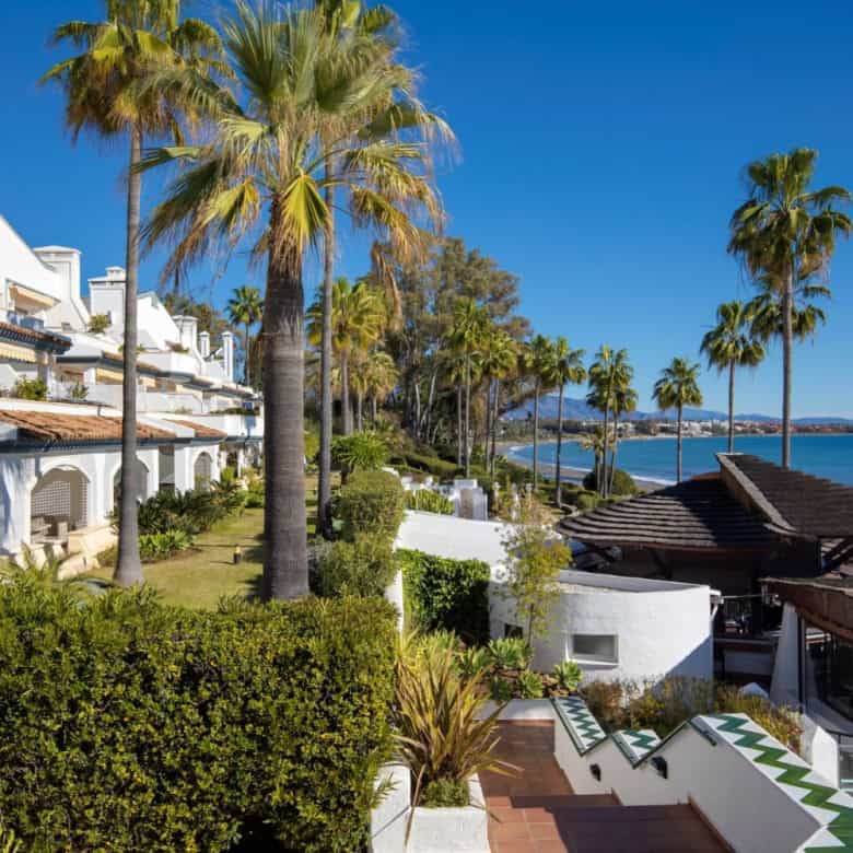 Stunning beachfront villa with lush gardens and ocean views in Dominion Beach. Perfect investment op.