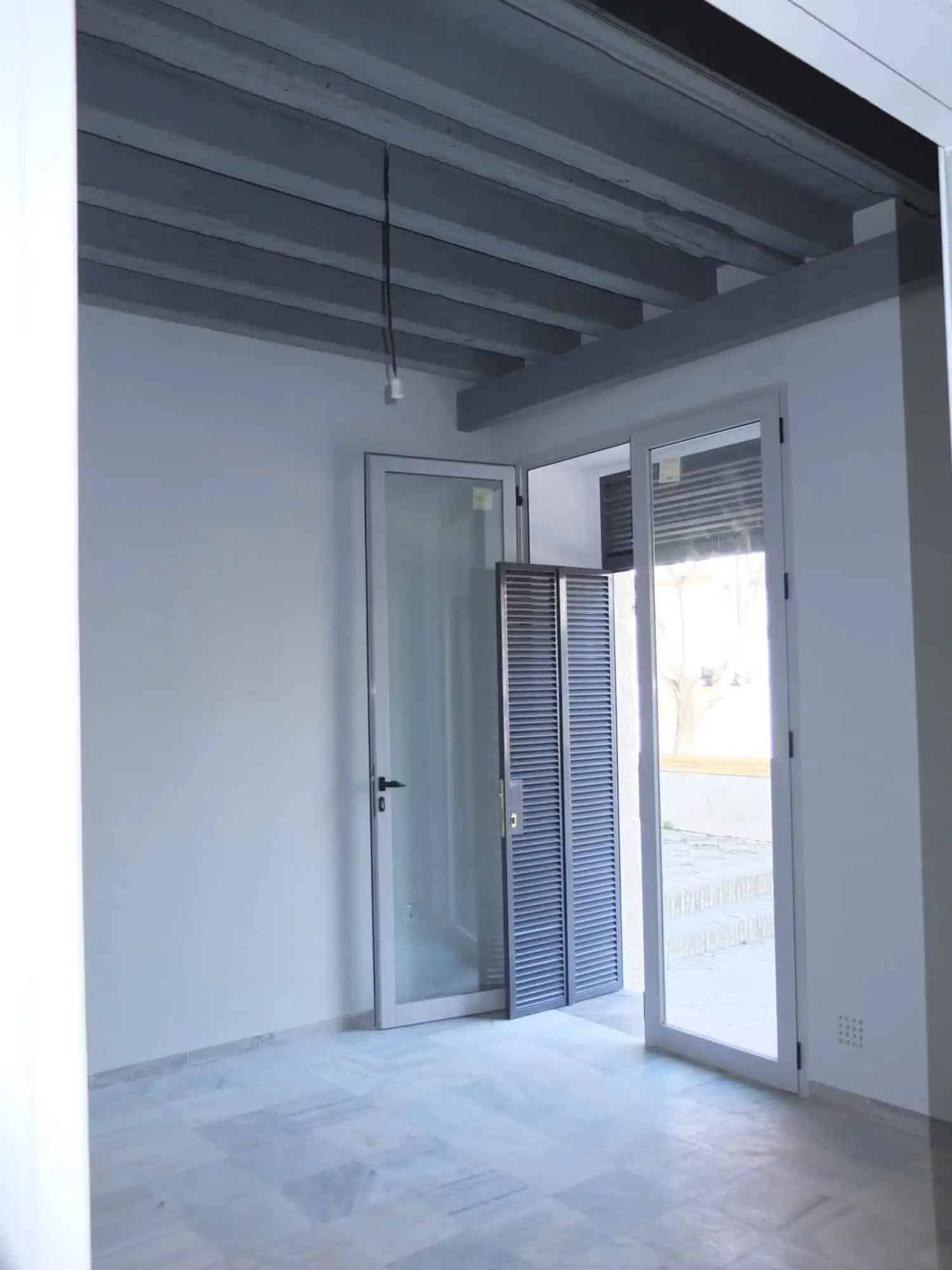 Bright 2-bedroom apartment with glass doors and natural light in El Puerto de Santa María, Cadiz.
