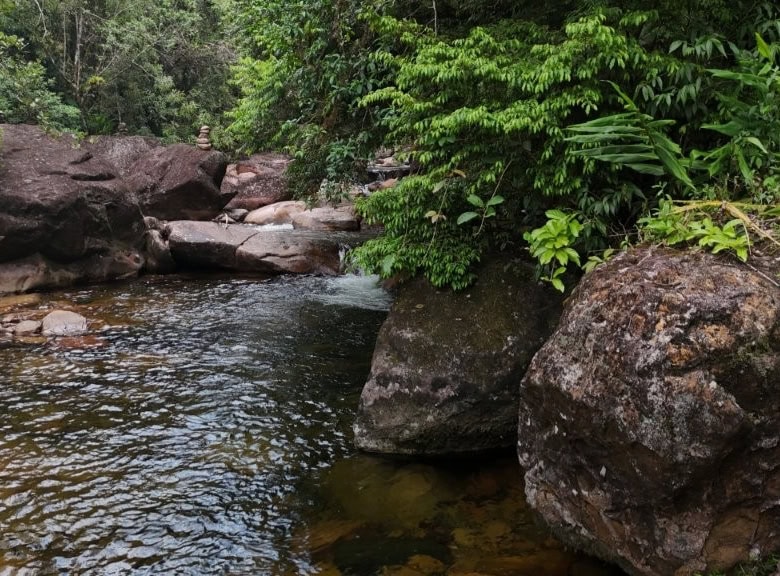 Beautiful land plot with river and lush greenery in Pedra Branca do Araraquara, Paraná, Brazil.