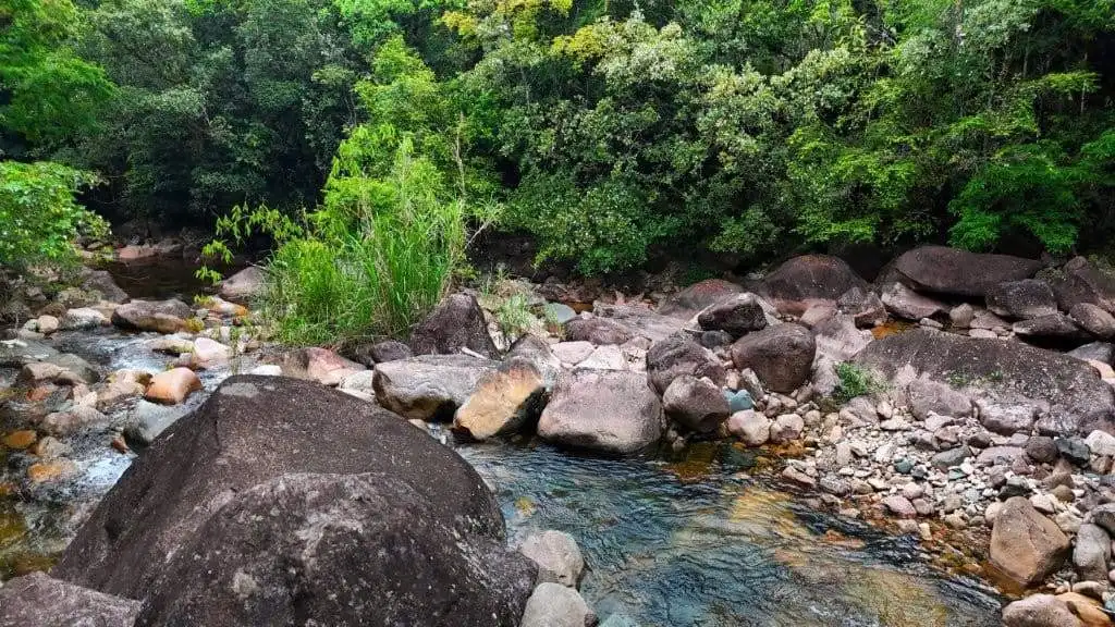Beautiful land with riverfront in Pedra Branca do Araraquara, ideal for development or investment op.