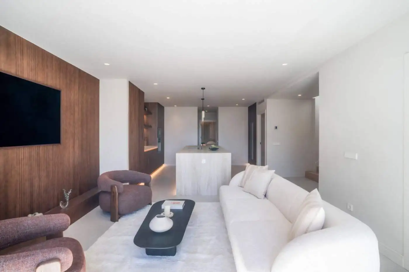 Renovated duplex penthouse in Alminar de Marbella with stylish living space and contemporary design.