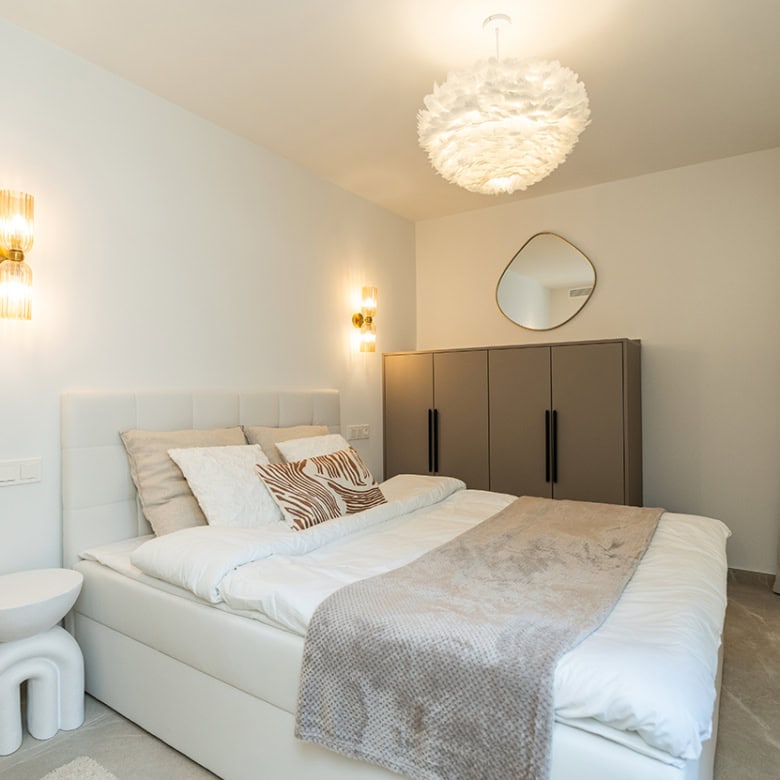 Bright, spacious bedroom in Marbella Golf Valley with modern decor.