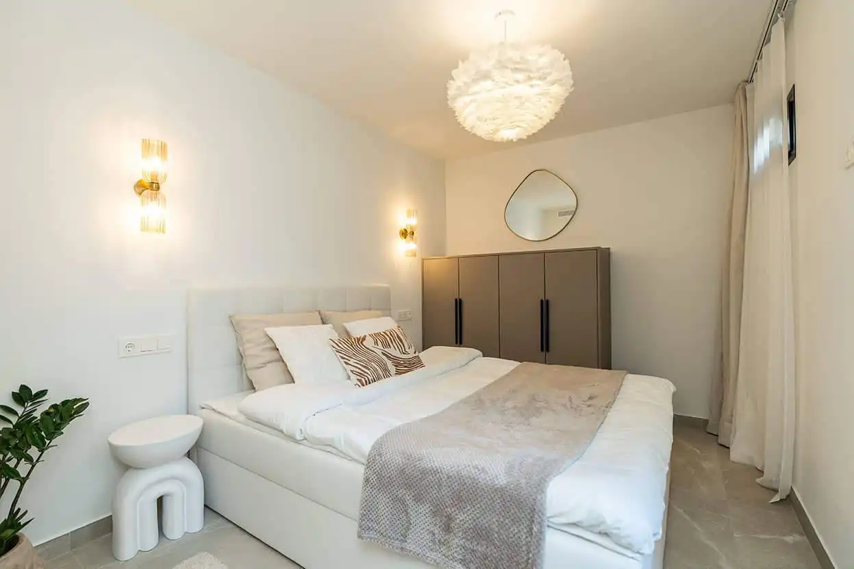 Bright, spacious bedroom in Marbella Golf Valley with modern decor.