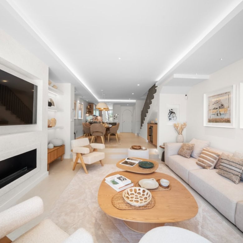 Bright and modern living room in a luxury townhouse in El Palmeral, Nueva Andalucía.