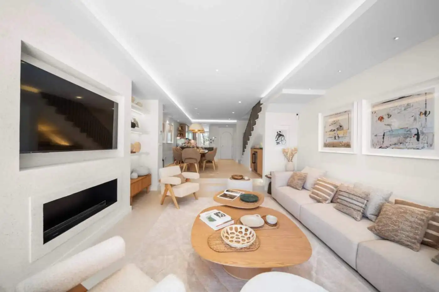 Bright and modern living room in a luxury townhouse in El Palmeral, Nueva Andalucía.