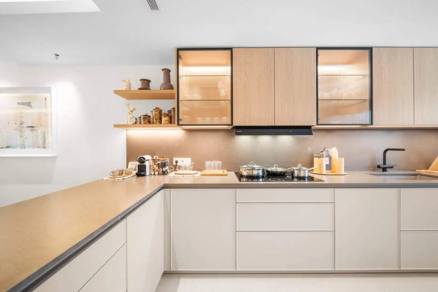 Modern kitchen with sleek cabinetry and minimalist design in El Palmeral, Nueva Andalucía.