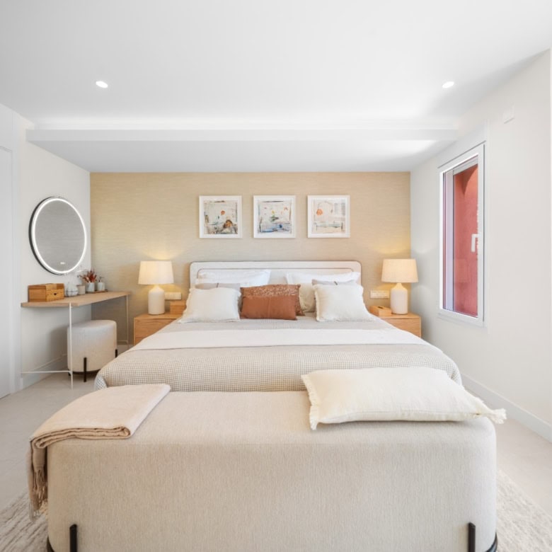 Elegant bedroom in a luxury turnkey townhouse in El Palmeral, Nueva Andalucía. Modern decor with bri.
