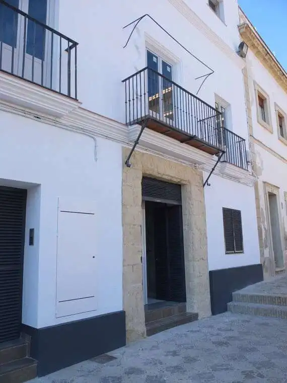 Bright 2-bedroom apartment with balcony in El Puerto de Santa María, Cadiz, ideal for comfortable li.
