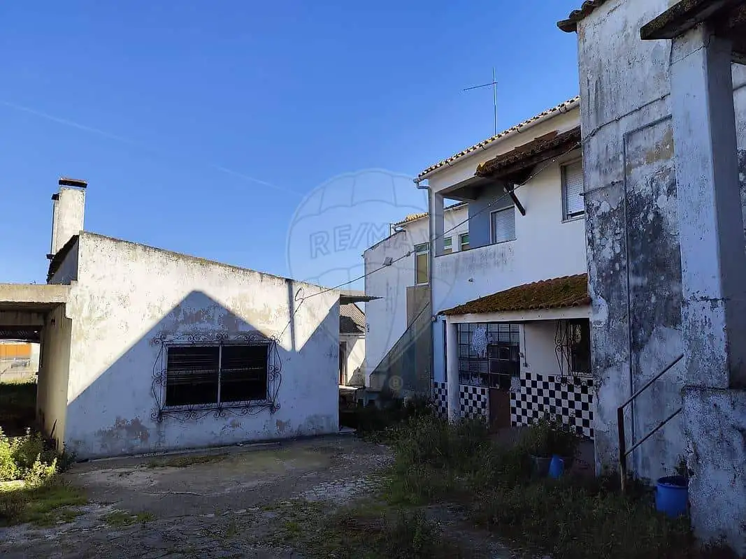Land for sale in Cabanas Setubal, Portugal, ideal for building your dream home or investment.