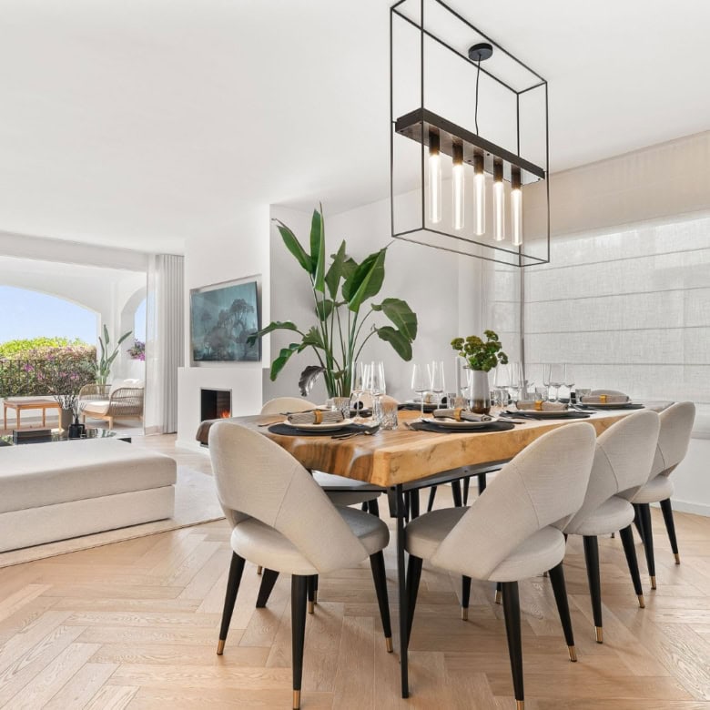 Elegant dining room in a luxury townhouse at Club Sierra, Golden Mile Marbella.