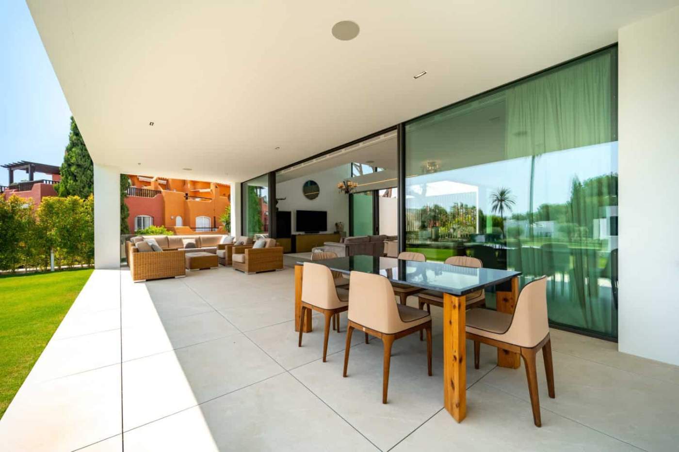 Contemporary Villa with Rooftop Pool Modern villa with spacious outdoor terrace and rooftop pool in Nueva Andalucía.
