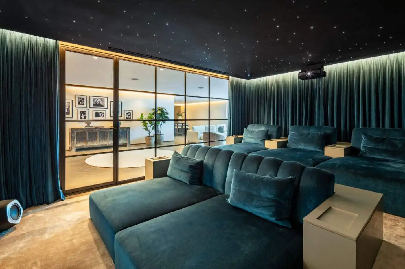 Luxury mansion with panoramic views in Marbella Club Golf Resort, Benahavis.