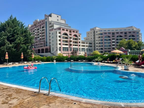 Bright 1-bedroom apartment close to Sunny Beach, ideal for vacation or investment.