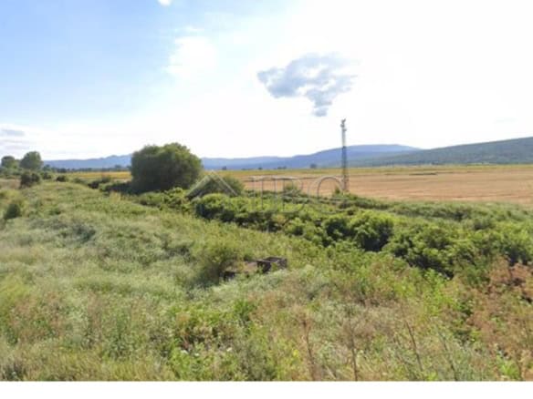 Vineyard plot in Sungurlare, Burgas Province, ideal for wine production or agriculture. Scenic rural.