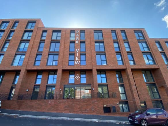 Modern 1-bedroom apartment in Birmingham West Midlands for sale.