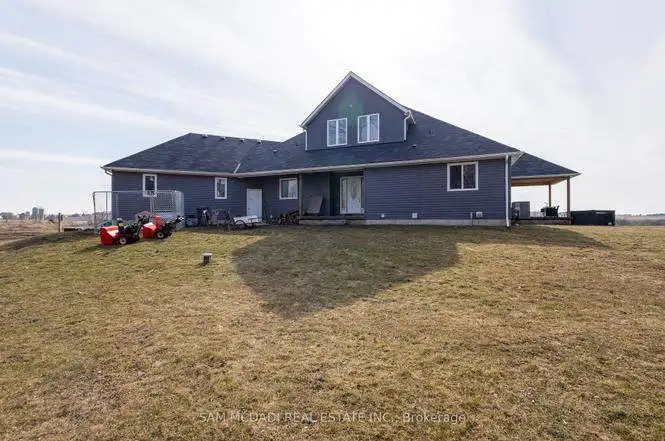 Beautiful 3-bedroom estate in Belmont, Ontario, perfect for families seeking a peaceful rural lifest.