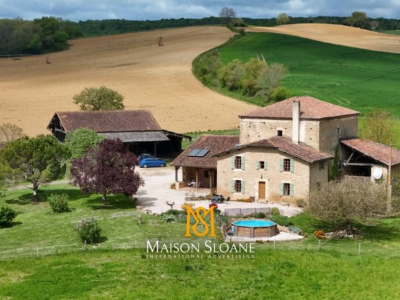 Elegant countryside estate with stables and pool in Castelnaud d’Angles, Occitanie, France.