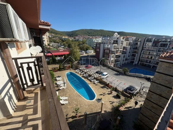 Furnished studio with balcony overlooking the pool in Panorama Bay 2, Sveti Vlas, just 200m from the.