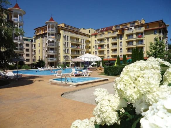 Modern 1-bedroom apartment with pool access in Summer Dreams, Sunny Beach.