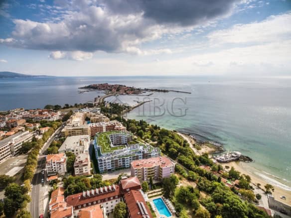 Seaside 2-bedroom apartment in Nessebar with stunning sea and pool views, close to beaches and local.