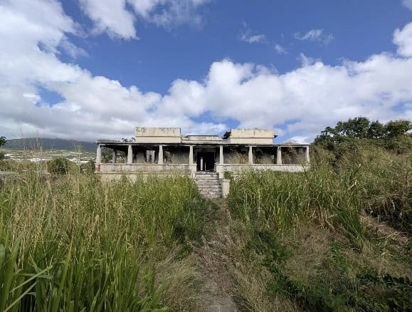Bright living room with modern kitchen in Fortlands estate, Basseterre, Saint Kitts. Perfect for fam.