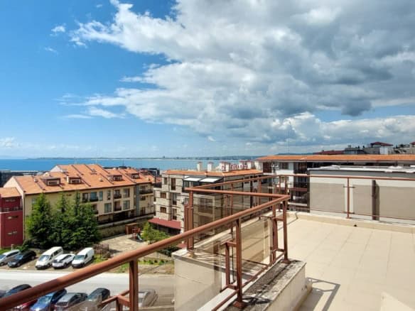 Sea view apartment with 2 bedrooms and 2 balconies in Sveti Vlas, Bulgaria. Modern complex with stun.