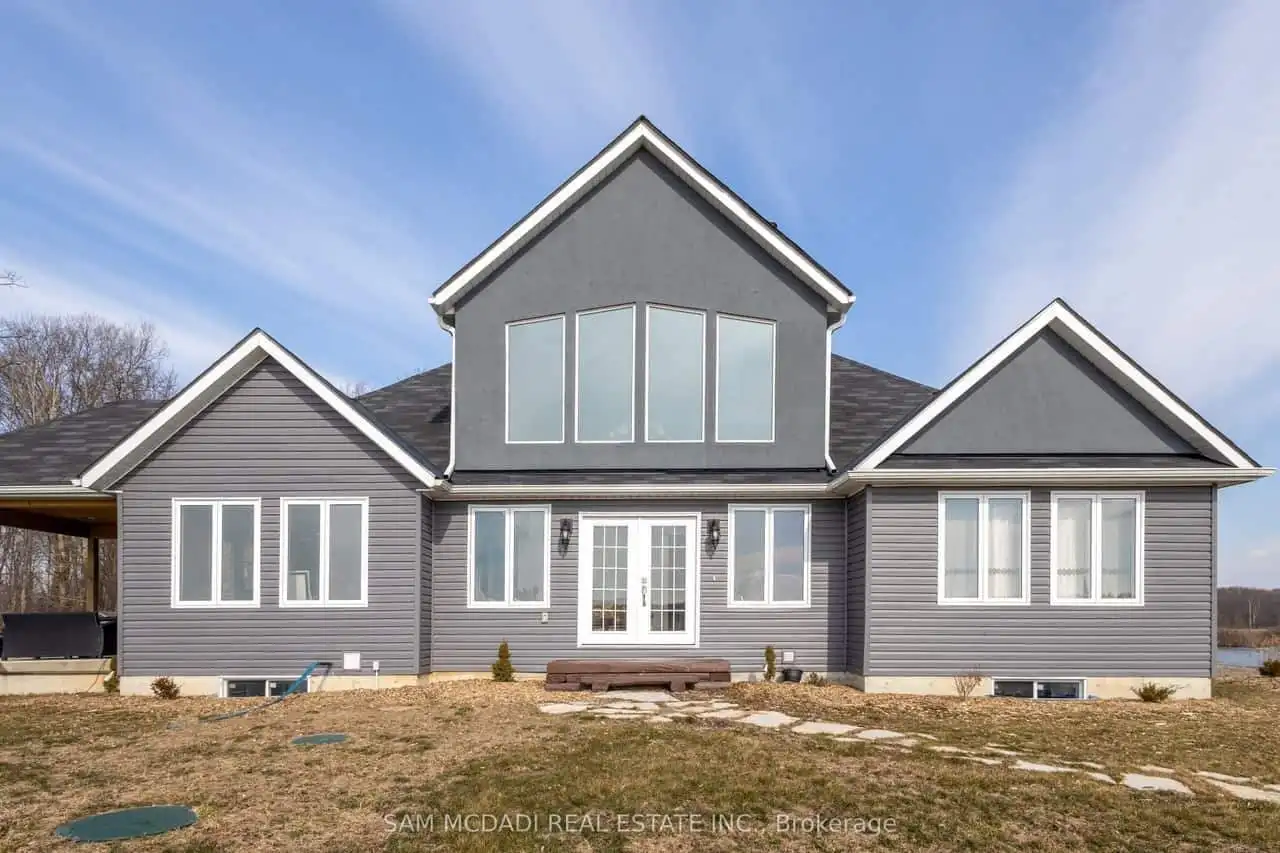 Beautiful 3-bedroom estate for sale in Belmont, Ontario, featuring modern design and spacious living.