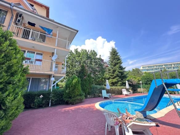 Modern apartment with two bedrooms and two balconies in Robinson complex, Sunny Beach, close to the.