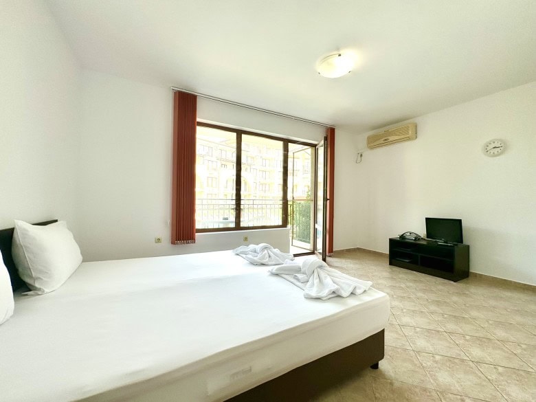 Bright studio with pool view, 41 sq.m., turn-key finished, in Arkite, close to Sunny Beach.