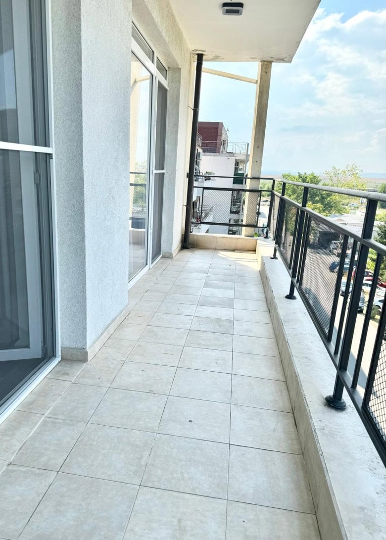 Spacious Balcony of Renovated Sunny Beach Apartment Balcony view of a fully renovated 2-bedroom apartment in Grand Kamelia, Sunny Beach, offering outdoo.