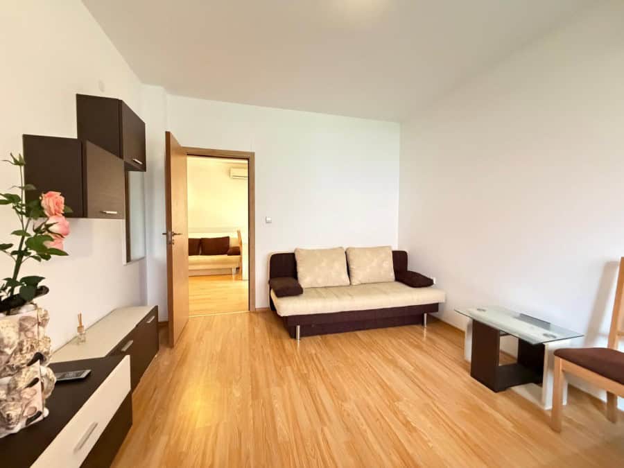 Bright 2-bedroom apartment, 70 sq.m., sunny day, close to Sunny Beach. Perfect for relaxing holidays.